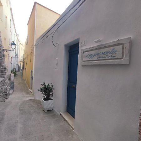 Residenza Nel Borgo L'Appusentu Bed & Breakfast กัสเตลซาร์โด ภายนอก รูปภาพ