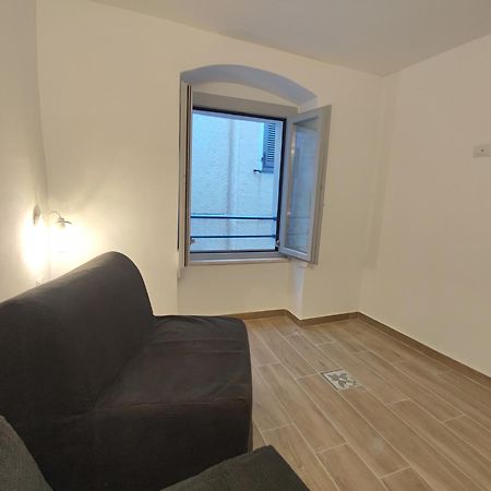 Residenza Nel Borgo L'Appusentu Bed & Breakfast กัสเตลซาร์โด ภายนอก รูปภาพ