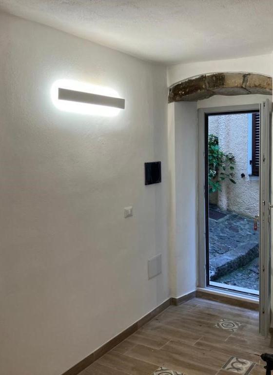 Residenza Nel Borgo L'Appusentu Bed & Breakfast กัสเตลซาร์โด ภายนอก รูปภาพ