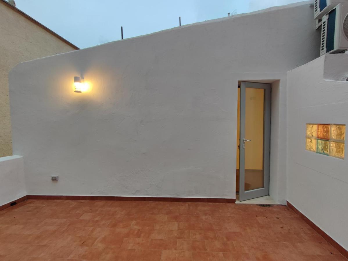 Residenza Nel Borgo L'Appusentu Bed & Breakfast กัสเตลซาร์โด ภายนอก รูปภาพ