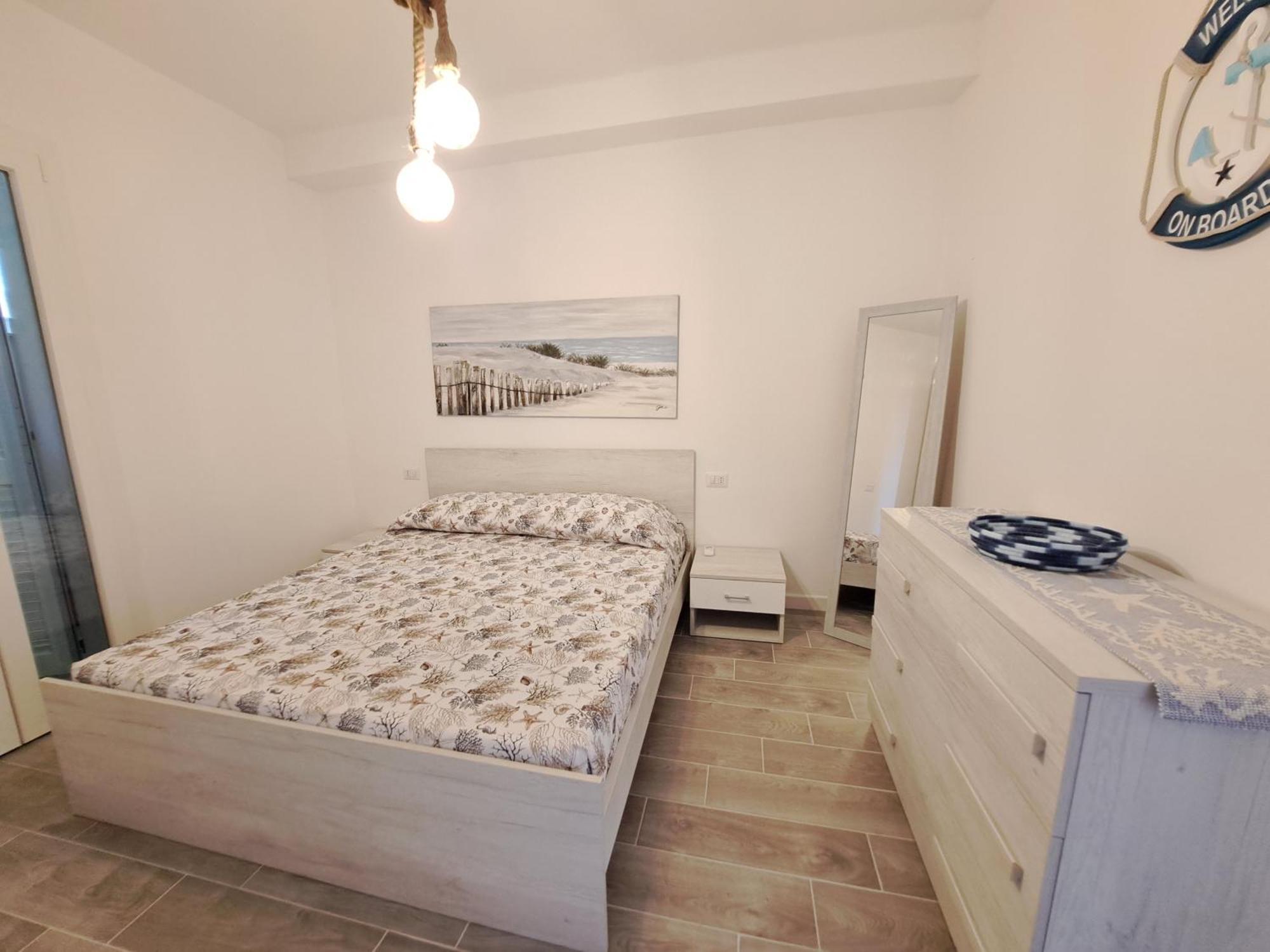 Residenza Nel Borgo L'Appusentu Bed & Breakfast กัสเตลซาร์โด ภายนอก รูปภาพ